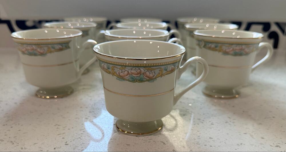 Vintage Set of 10 Tea Cups Ranmaru “Ivory Elegance – Woodstock 0675